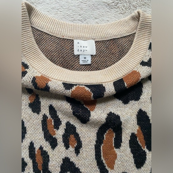 A New Day Leopard Sweater 🐾 - Picture 6 of 10